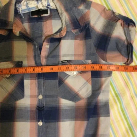 Women’s Plaid pink, white, blue short Sleeve  collared button up Top by Hurley - Picture 5 of 10